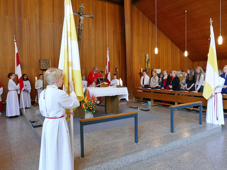 Firmung 2019 in Naumburg (Foto: Karl-Franz Thiede)